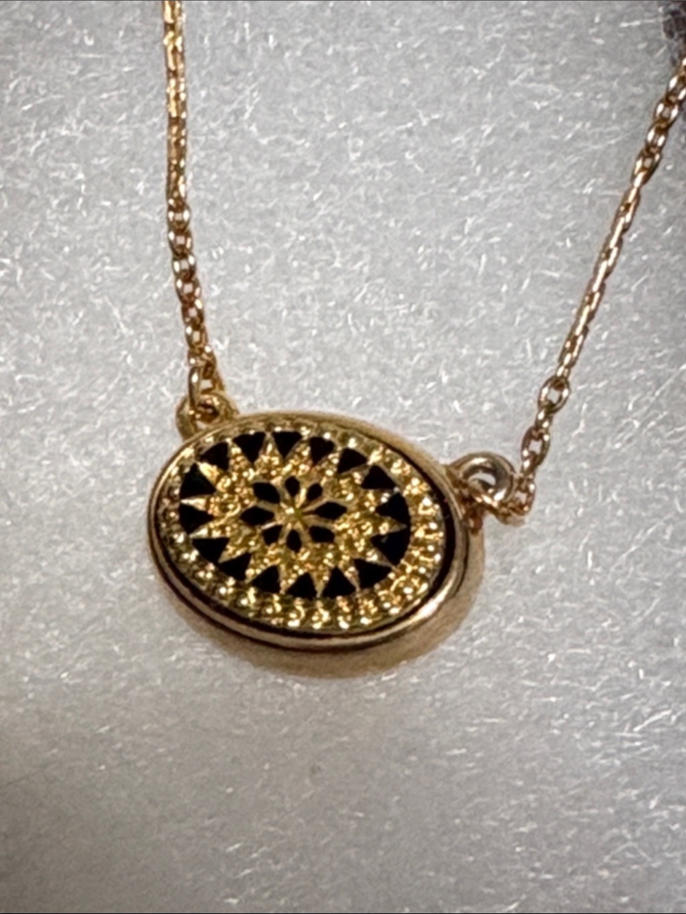 Avon Vintage Gold Filigree Round Pendant Necklace - Women Jewelry